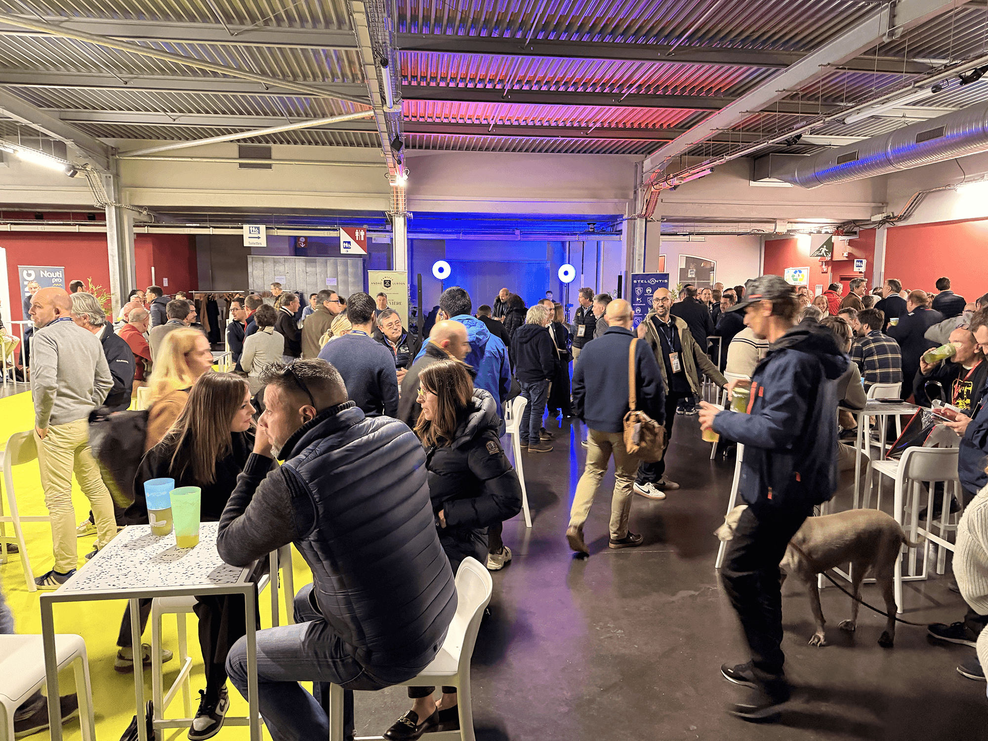 Professionnels du nautisme réunis lors de la soirée exposants Nauti Pro au Hangar 14 Bordeaux